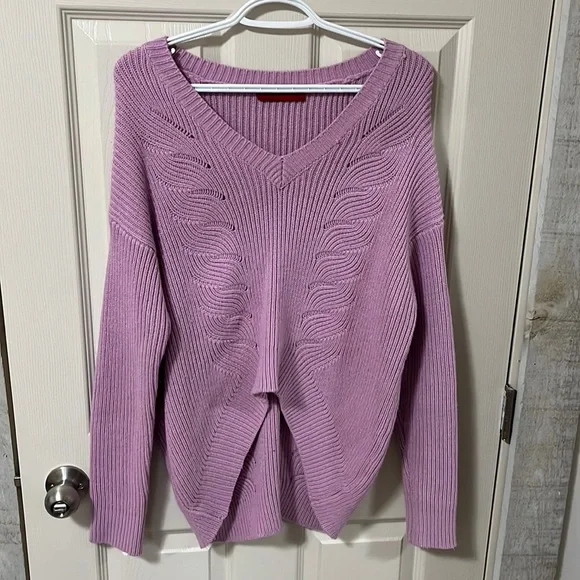 Signature 8 Sweater - Picture 1 of 3